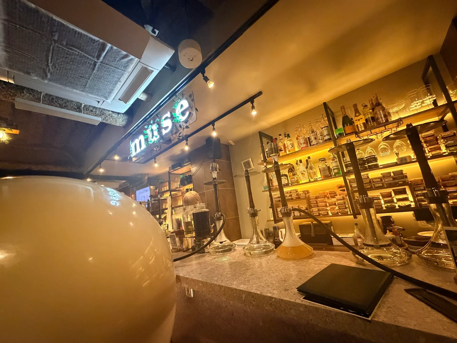 シーシャカフェ&バー muse/ミューズ 渋谷道玄坂店（hookah lounge muse） · 2
